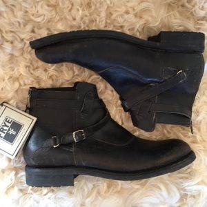 frye stone cross strap